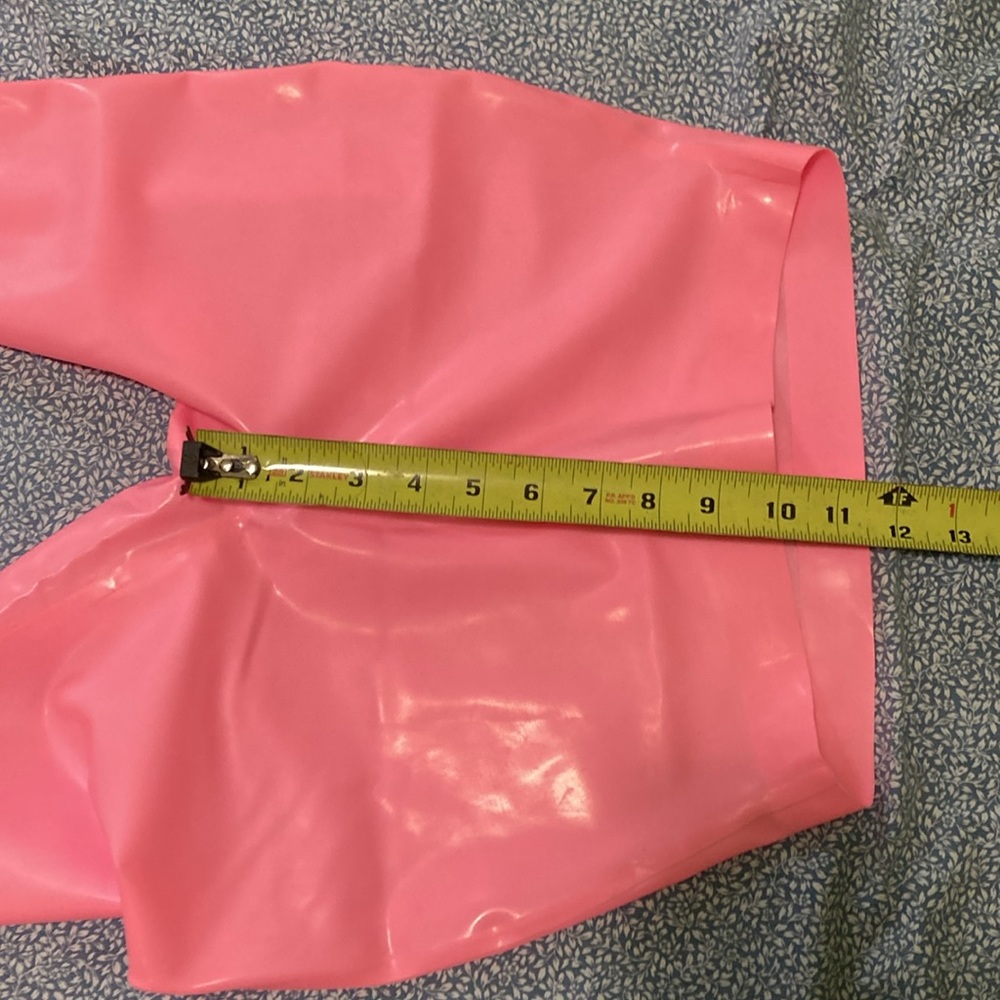 SKIMS Neon Pink High-Waisted Pants - Picture 4 of 7